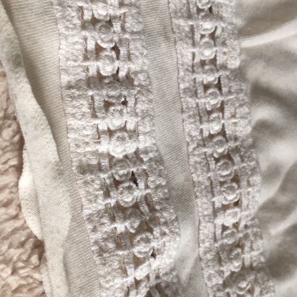 White lace trim Old Navy blouse - Picture 5 of 5